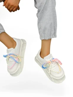 Sportowe sneakersy damskie na platformie z ozdobnymi sznurówkami Funies Damskie Sneakersy