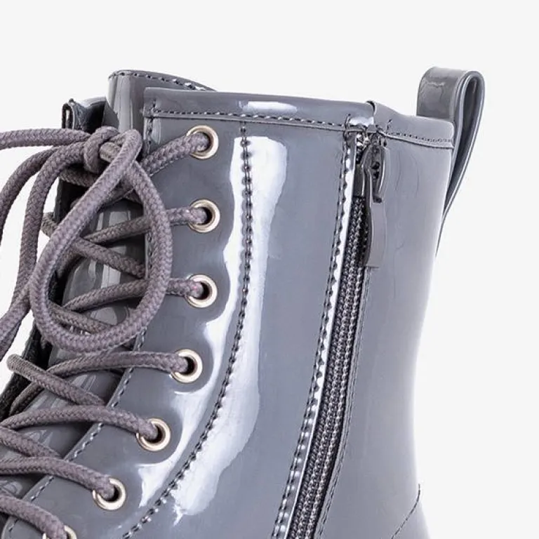 Szare dziecięce lakierowane workery Isibeal Dziewczęce