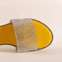 Outlet Żółte damskie klapki z cyrkoniami Verina Klapki Płaskie