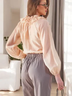 Sale Transparentna damska koszula z ozdobnym kołnierzykiem Bluzki / Koszule / Koszulki