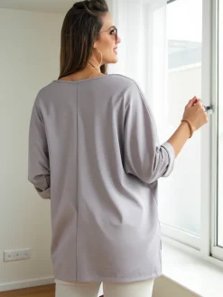 Hot Wiskozowa damska bluzka z napisami z cyrkonii Bluzki / Koszule / Koszulki