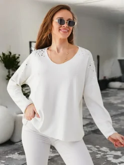 Sale Wiskozowy cienki damski sweterek z cyrkoniami na ramionach Swetry