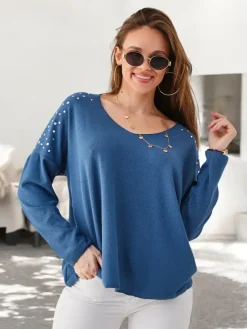 Wiskozowy cienki damski sweterek z cyrkoniami na ramionach Swetry