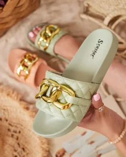 Sale Zielone damskie pikowane klapki ze złotym łańcuszkiem Eteris Klapki Płaskie