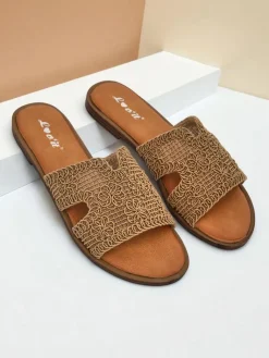 Outlet Rpyalfashion Klapki damskie z ozdobnym paseczkiem Braida Klapki Płaskie