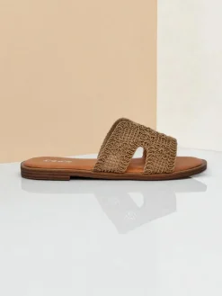 Outlet Rpyalfashion Klapki damskie z ozdobnym paseczkiem Braida Klapki Płaskie