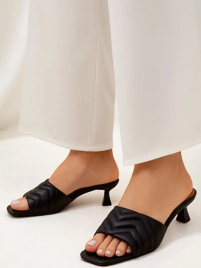 Sale Sandały damskie Callista Nero na szpilce 5 cm, lato, skóra ekologiczna Klapki Na Obcasie