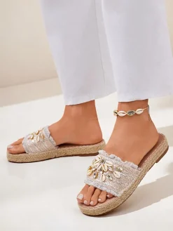 Clearance Sandały damskie Perseida srebrne z muszelkami na płaskiej podeszwie Klapki Płaskie