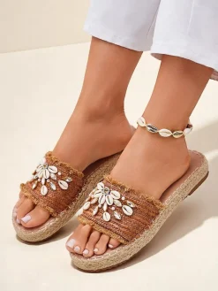 Clearance Sandały Callista Boho na płaskiej platformie z muszelkami Klapki Płaskie