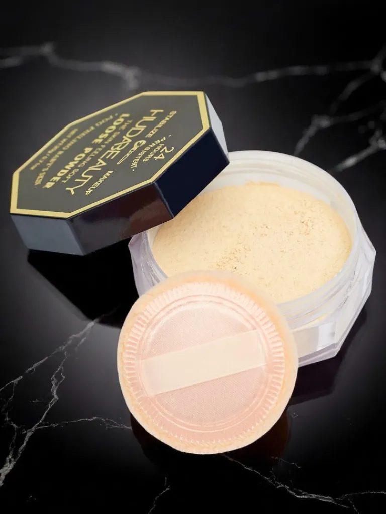 Best Sypki puder do twarzy z efektem naturalnego wykończenia Ivory Twarz