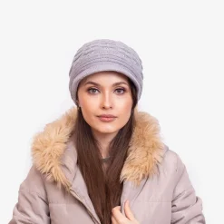 Best Szara damska ciepła czapka z perełkami - Akcesoria Damskie Czapki I Kapelusze