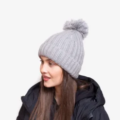 Best Szara damska ocieplana błyszcząca czapka z pomponem - Akcesoria Damskie Czapki I Kapelusze