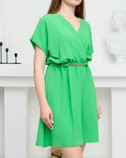 Outlet Zielona damska sukienka z ozdobnym łańcuszkiem- Odzież Sukienki Krótkie|Sukienki Letnie